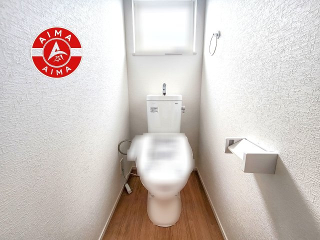福津市福間南3丁目第1-7棟（2号棟）　のトイレ|温水洗浄便座を完備しております。2ヶ所にトイレがあるのは朝の慌ただしい時間も安心です。