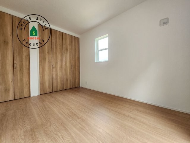 福津市福間南3丁目第1-7棟（2号棟）　の洋室|柔らかい陽光が差し込む明るいお部屋を演出する設計。彩光の取れる窓が気持ちの良いお部屋を創り上げます。