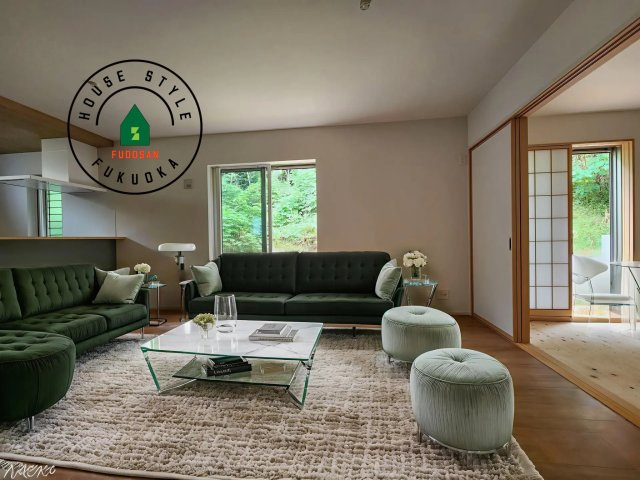 福津市福間南3丁目第1-7棟（2号棟）　の居間・リビング|多くの時間を過すことになるリビングだからこそ、いつも穏やかな空間・解放感が味わえ毎日が充実します。※家具はCGを合成したものです。