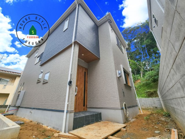 福津市福間南3丁目第1-7棟（2号棟）　の玄関|おでかけの時も帰った時も、「我が家」を最初に感じでもらえる素敵な空間に。