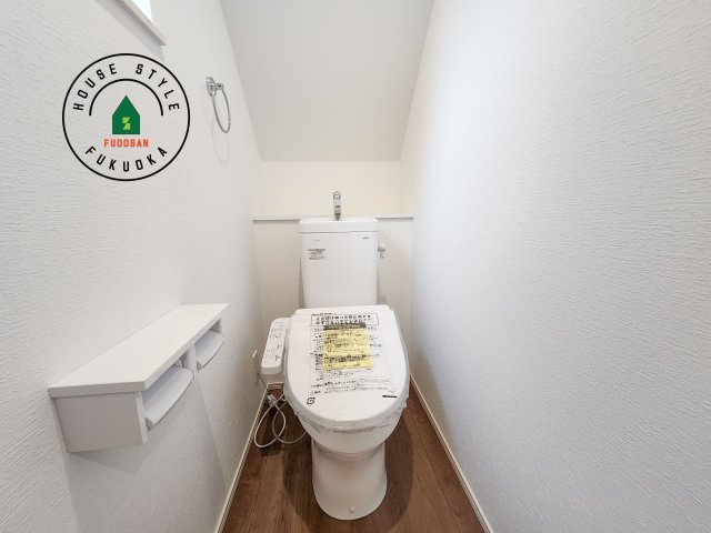 福津市福間南3丁目第1-7棟（6号棟）　のトイレ|温水洗浄便座を完備しております。2ヶ所にトイレがあるのは朝の慌ただしい時間も安心です。