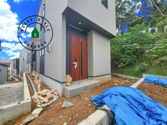 福津市福間南3丁目第1-7棟（6号棟）　の玄関|おでかけの時も帰った時も、「我が家」を最初に感じでもらえる素敵な空間に。