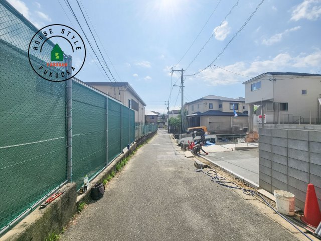福岡市西区拾六町3丁目第1-3棟（1号棟）の前面道路含む現地写真|前面道路です。