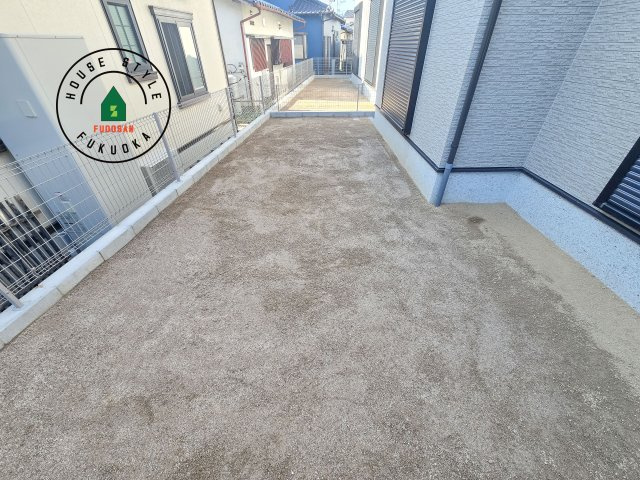 小郡市寺福童第1-2棟（2号棟）の庭|お庭で自由な時間を過ごせます。