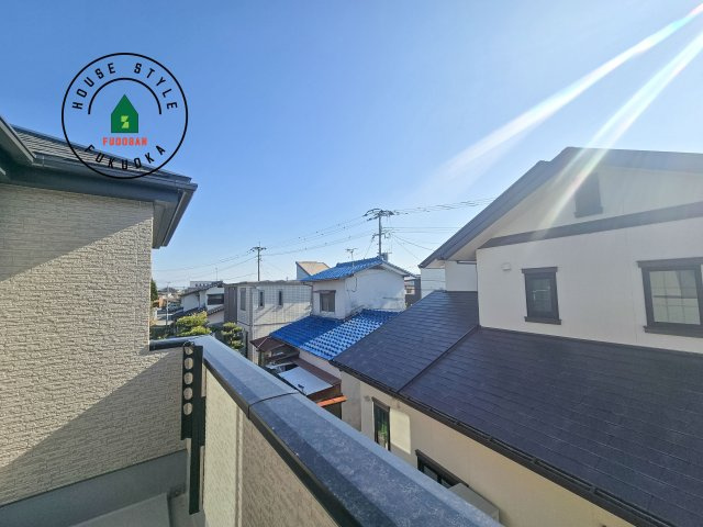 小郡市寺福童第1-2棟（2号棟）の展望|窓から緑が見える物件も魅力的です。