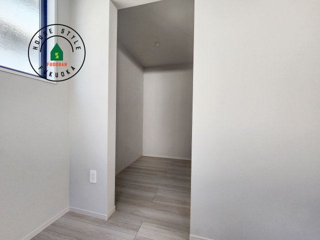 大野城市中央１丁目第1-3棟（2号棟）の内観：施工例|洋服や大きな荷物が多い方や人数の多いご家族などは、一般的なクローゼットよりもウォークインクローゼットのほうが使い勝手が良いです。