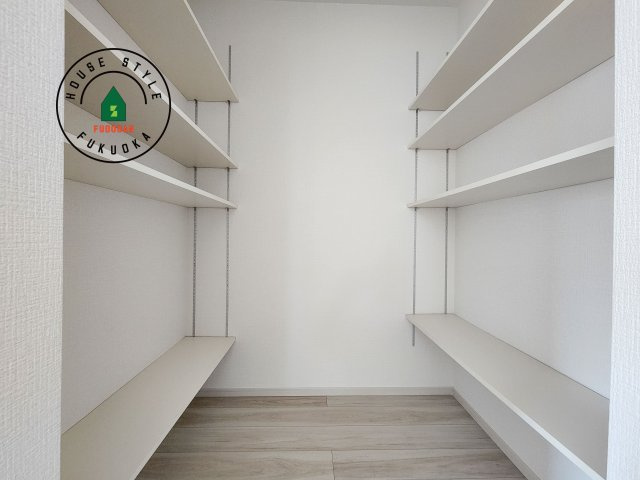 大野城市中央１丁目第1-3棟（2号棟）の内観：施工例|収納には困りません。