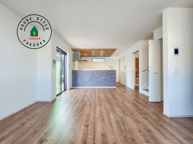 大野城市乙金東1丁目第2第3-3棟(1号棟)の内観：施工例|ご家族を近くに感じられる対面キッチンのLDK。会話もはずみそうですね。