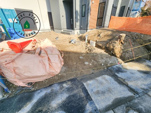 大野城市乙金東1丁目第2第3-3棟(3号棟)の駐車場|広々した駐車場になります。3台並列駐車となります。