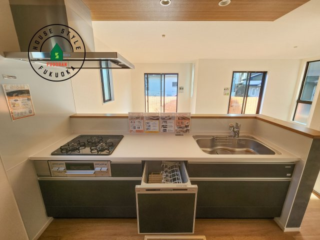 大野城市乙金東1丁目第2第3-3棟(3号棟)の内観：施工例|キッチン。グリル・食器洗い乾燥機・浄水器も完備。