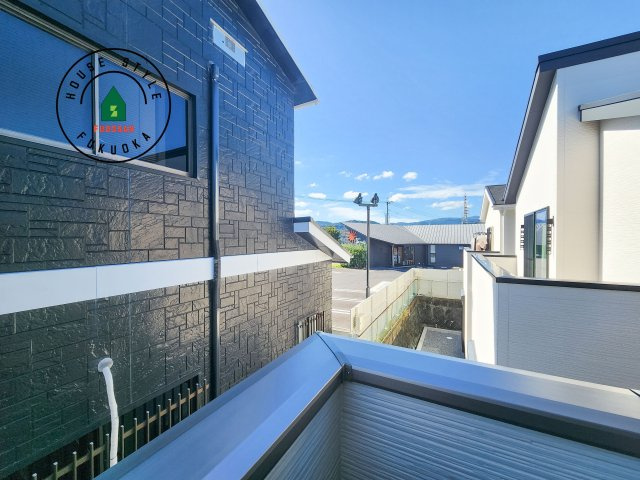 春日市春日10丁目第1-4棟（1号棟）の展望|窓から緑が見える物件も魅力的です。