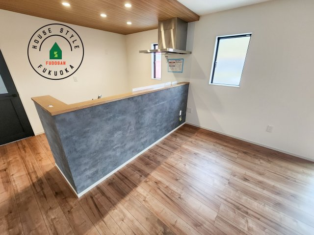 筑紫野市美しが丘北3丁目第1-2棟（2号棟）の内観：施工例|キッチンから立ち込める香りが今日の料理を期待させます。