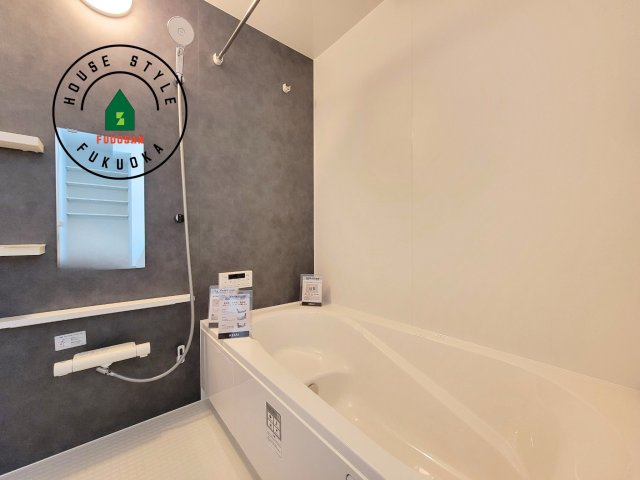 福岡市東区松香台1丁目第1-5棟（5号棟）　の浴室|1日の疲れを癒してくれる広々バスルーム。雨の日のお洗濯にも大活躍な浴室乾燥機付です！