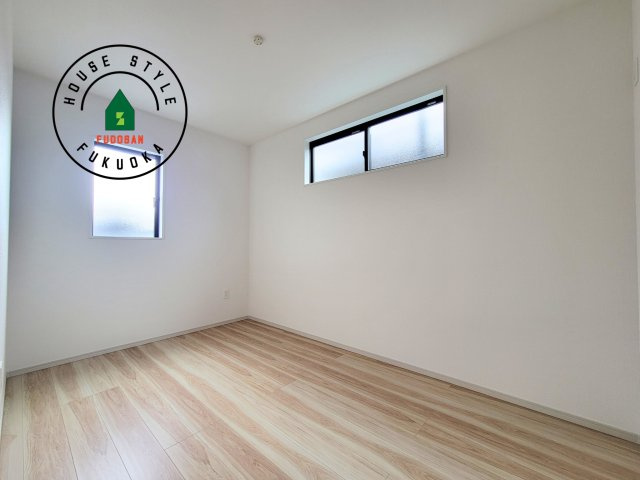 福岡市東区松香台1丁目第1-5棟（5号棟）　の洋室|採光良好な洋室は全居室、複層ガラスの遮熱効果と断熱効果で、一年中快適に過ごせます。