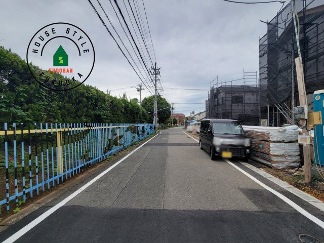 福岡市東区松香台1丁目第1-5棟（5号棟）　の前面道路含む現地写真|前面道路です。