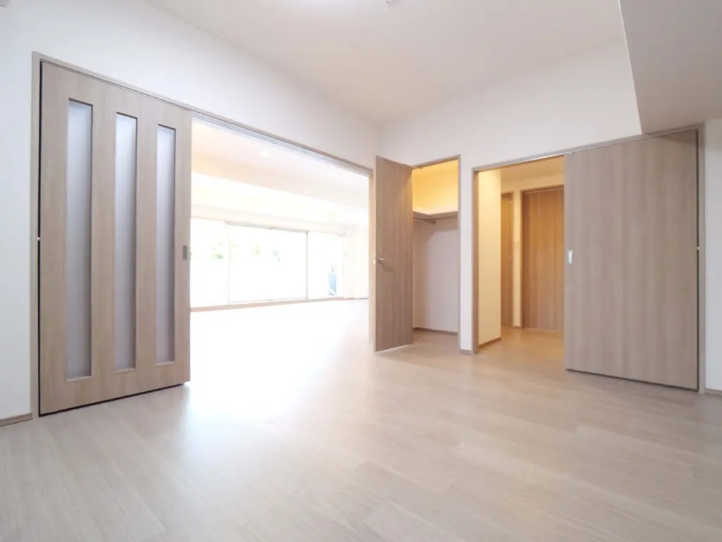 プレジオ宝塚ＡＳＩＡＮの居間・リビング|※建築中の為、実際のお部屋と仕様が異なるケースがございます。