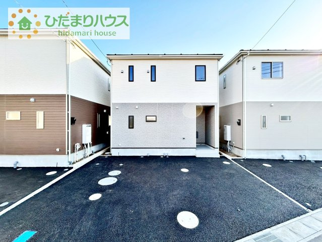 【駐車場】 | 我孫子市中峠第20　新築戸建　2号棟 | カースペース2台ＯＫ！前面道路も幅が広いため車庫入れも安心です(^^)/