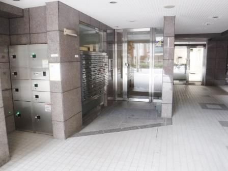 三和第一ビルのエントランス