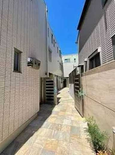 テラス312　築浅　2人入居可　浴室乾燥機　追い焚きのエントランス