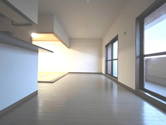 ダイアパレス⾦剛東桜ヶ丘の居間・リビング