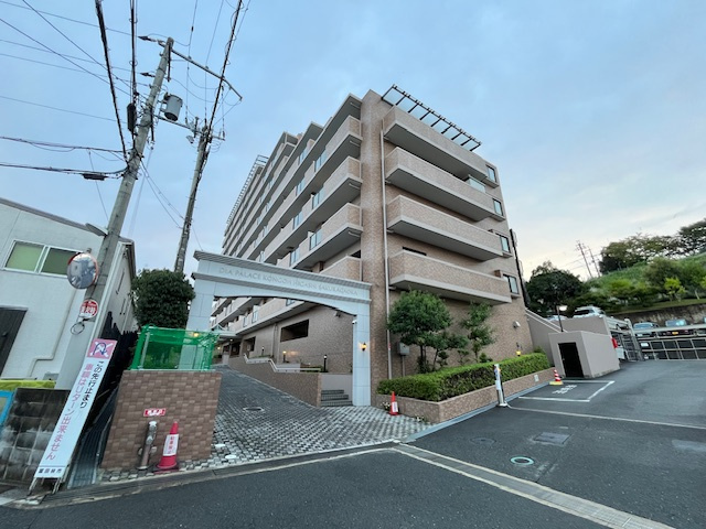 ダイアパレス⾦剛東桜ヶ丘の外観