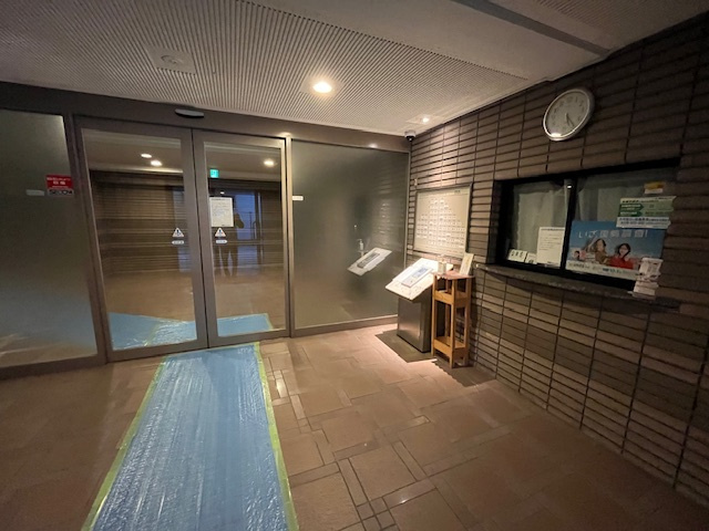 ダイアパレス⾦剛東桜ヶ丘のエントランス