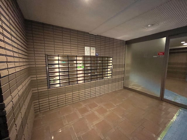 ダイアパレス⾦剛東桜ヶ丘のエントランス