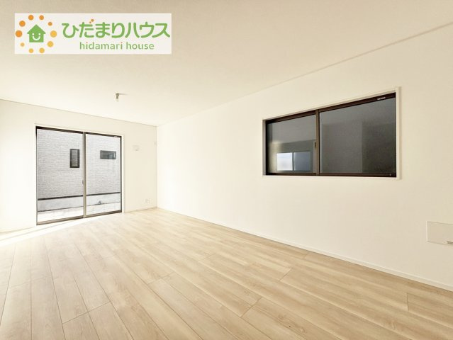 【居間・リビング】 | 我孫子市中峠第20　新築戸建　3号棟 | お子様が元気に遊べる広々としたリビングです！