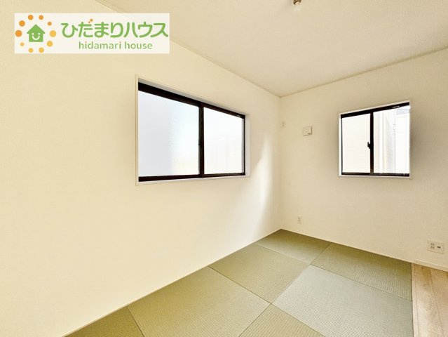 【和室】 | 我孫子市中峠第20　新築戸建　3号棟 | 小さなお子さまのいる方におすすめ！リビング横の和室でお子様が遊んでる様子も確認できます(^^)/