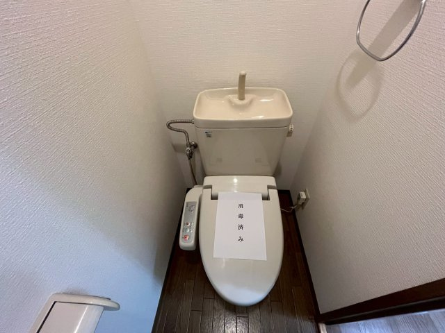 ジオコート桂のトイレ|温水洗浄便座付き
画像は別部屋反転タイプ