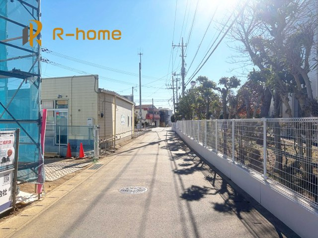 取手市本郷5期　新築戸建て　2号棟の前面道路含む現地写真|『今から見たい！』大歓迎です♪
お気軽にＲ－ｈomeまでお問い合わせください。