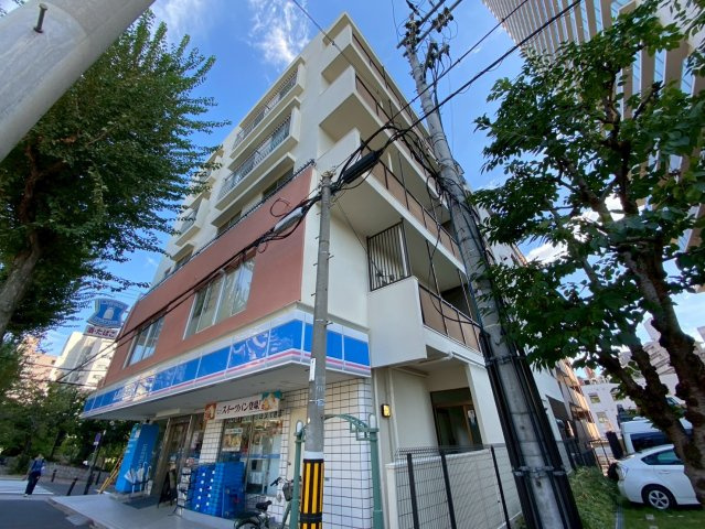 ストランドパレーの外観