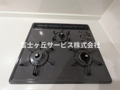 【その他】 | 湖西市南台4丁目 新築一戸建て | 3口コンロがあります