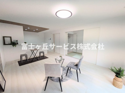 【居間・リビング】 | 湖西市南台4丁目 新築一戸建て | リビングダイニングです