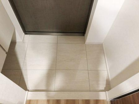 プライマル巣鴨の玄関