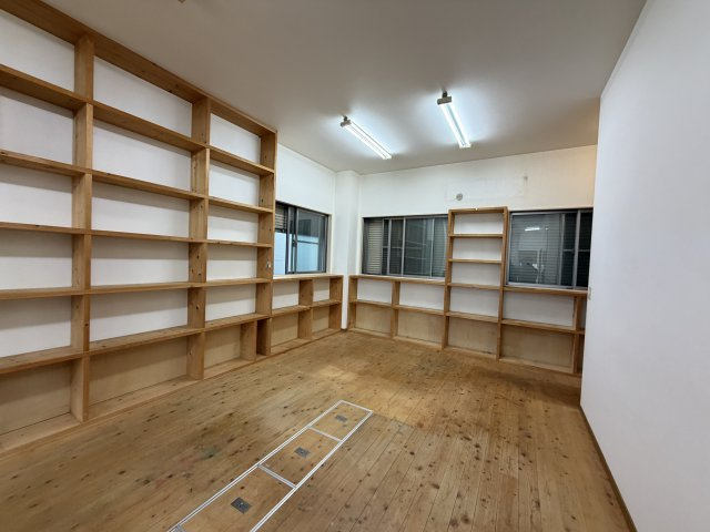 西枇杷島町事務所(一括)のロビー