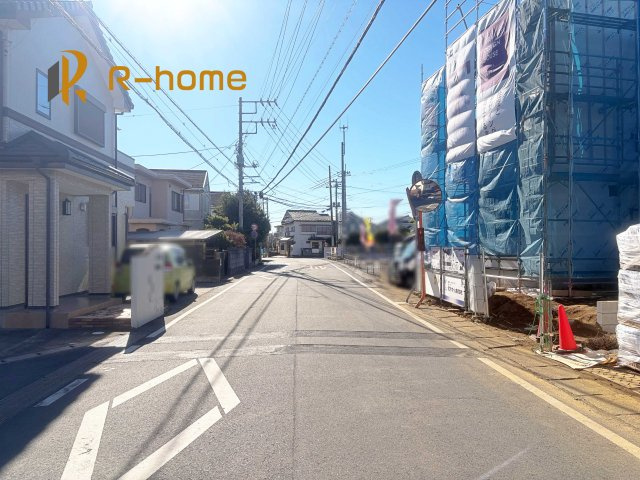 取手市本郷5期　新築戸建て　4号棟の前面道路含む現地写真|『今から見たい！』大歓迎です♪
お気軽にＲ－ｈomeまでお問い合わせください。