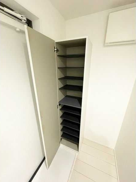 ACE　(エース)　名古屋市賃貸　仲介手数料無料の玄関