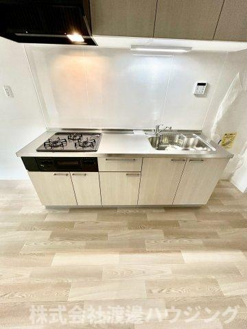 東洋マンションのキッチン|3口ガスシステムキッチン