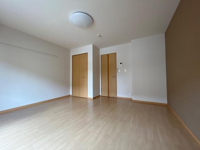 ＥＶＥＲ ＧＲＥＥＮの内装|洋室