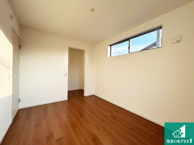 京都市伏見区醍醐柏森町　第1期　新築一戸建ての洋室|シンプルな洋室は、自分好みのインテリアが楽しめます♪ご家族とインテリアや家具を選びに行くのは新築購入時の醍醐味の一つです。ぜひお楽しみください♪