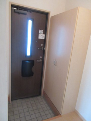 【玄関】 | リビングタウン弘前C