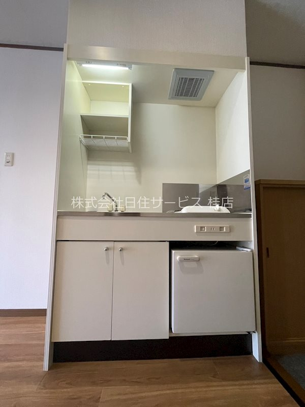 ジオコート桂のキッチン|1口コンロ付き