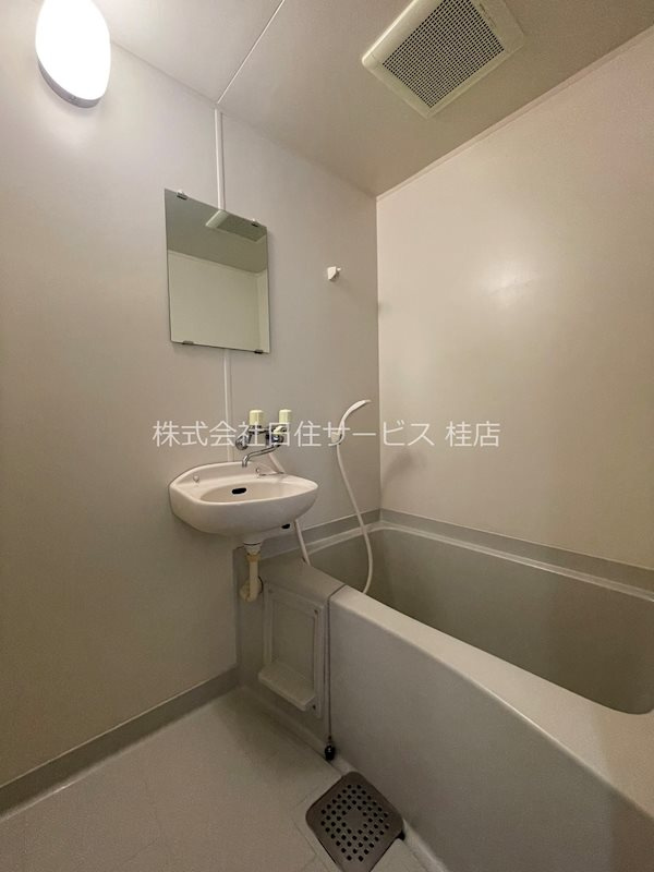 ジオコート桂の浴室