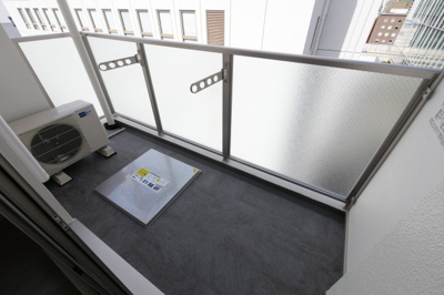 【バルコニー】 | セレニテフラン本町 | 開放的で明るい空間を演出してくれるバルコニーです