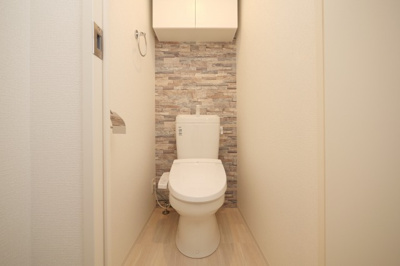 【トイレ】 | セレニテフラン本町 | 落ち着いた色調のトイレです