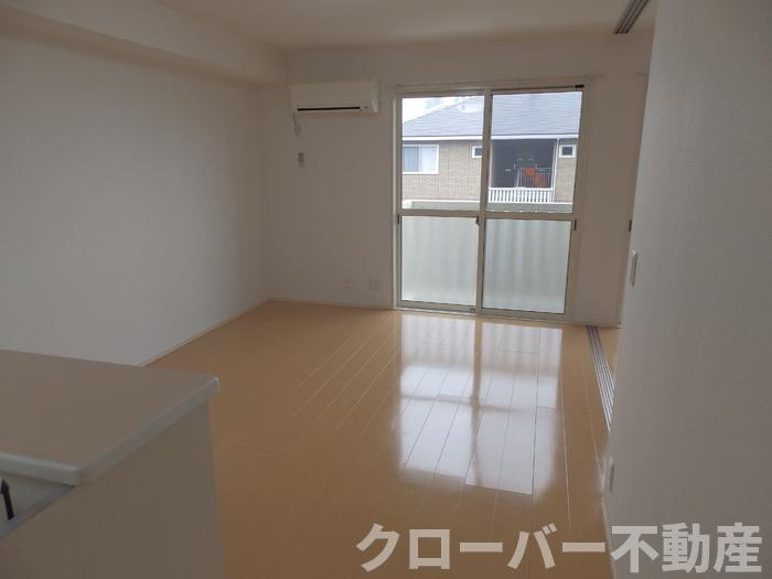 アスクール B棟の居間・リビング|LDK12帖