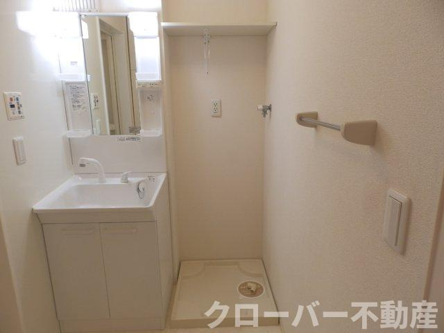 アスクール B棟の独立洗面台|洗面室