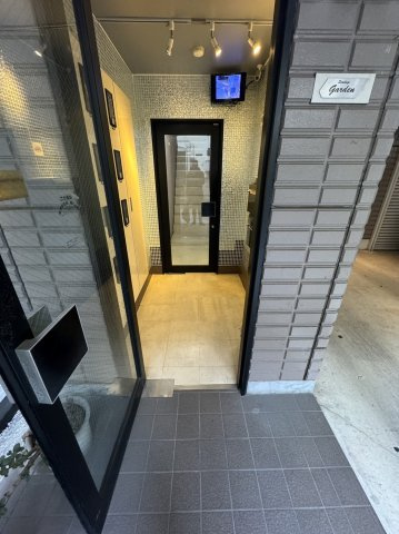 CASA文京動坂のエントランス