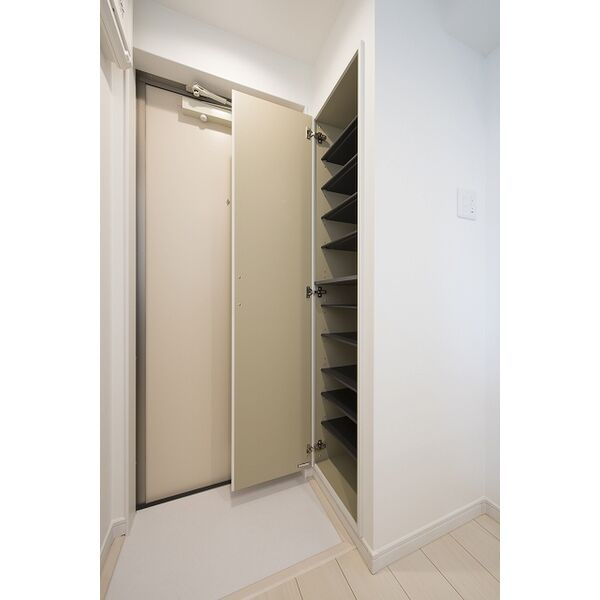 lapislazuli(ラピスラズリ)　名古屋市賃貸　仲介手数料無料の玄関